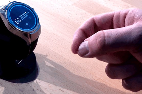 کنترل ساعت هوشمند بدون لمس آن!