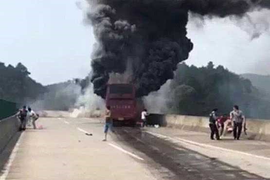 35 کشته در آتش سوزی اتوبوسی در چین