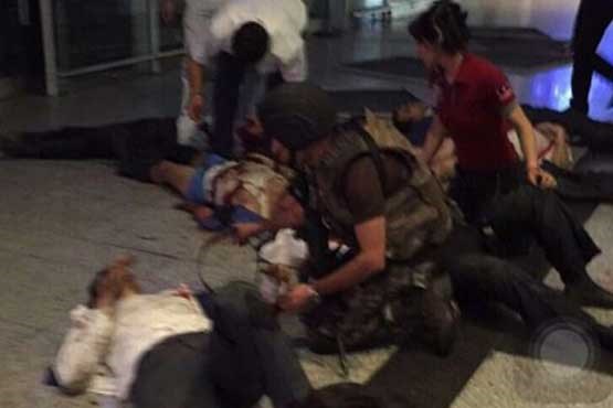 28 کشته و 60 مجروح آخرین آمار  انفجار و تیراندازی در فرودگاه استانبول + فیلم و عکس