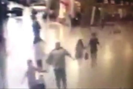 فیلم لحظه تیر خوردن و منفجر شدن تروریست انتحاری فرودگاه استانبول
