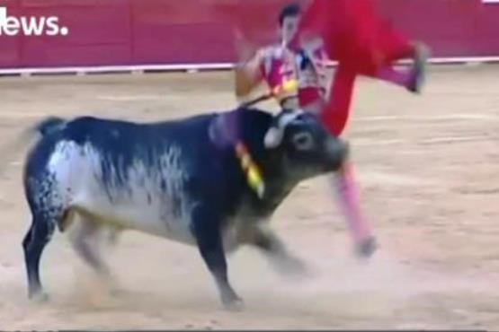 مراسم گاو بازی در اسپانیا با 2 کشته + فیلم