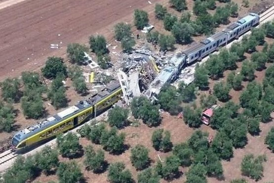 آخرین اخبار از تصادف قطارها در ایتالیا +عکس
