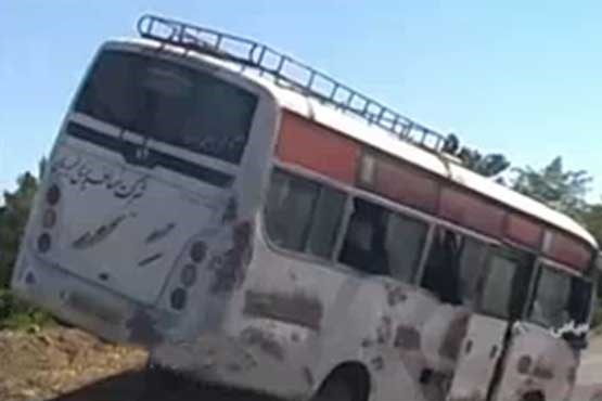 خروج اتوبوس اهواز -مشهد از جاده
