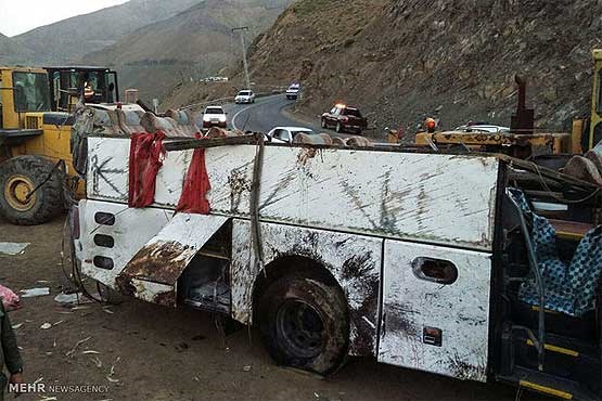 تصادف مرگبار اتوبوس در اتوبان کرج- قزوین/ 6 مسافر جان خود را از دست دادند