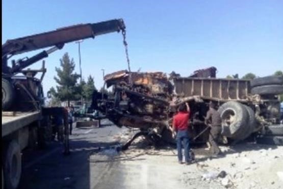تصادف وحشتناک کامیون در شهر زنجان + فتو کلیپ
