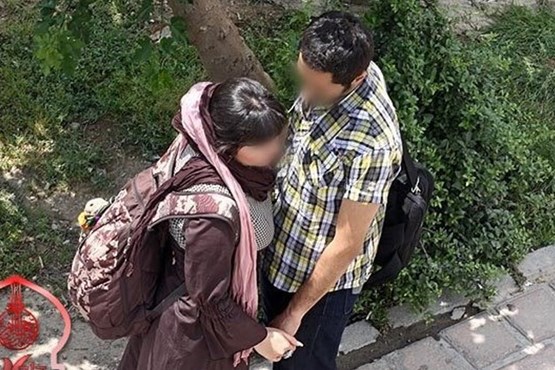 زنان نیمه‌ لخت در خیابان‌های تهران