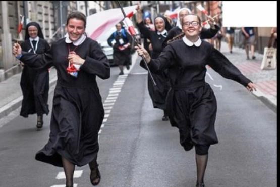 اشتیاق زنان راهبه برای دیدن پاپ + فتو کلیپ