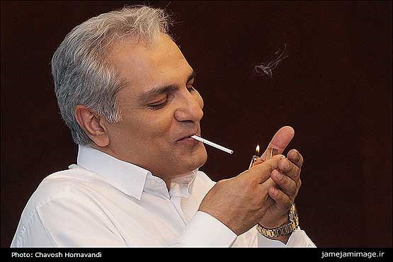 مهران مدیری در نشست خبری سیگار کشید + عکس