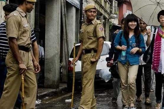 هند:گردشگران خارجی پیراهن یا دامن کوتاه نپوشند !