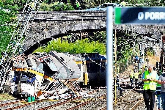 4  کشته در حادثه خروج قطار از ریل در اسپانیا