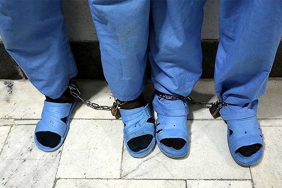 دستگیری زورگیران شیشه‌ای هنگام زورگیری