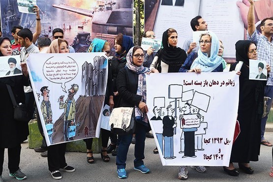 تجمع متقاضیان مسکن مهر مقابل وزارت راه +عکس