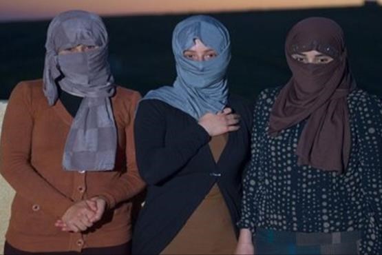 داعش به «آدم فروش‌ها» 3 دختر جایزه می دهد!