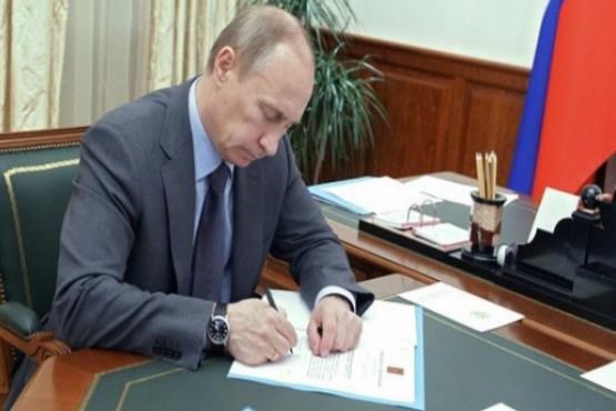 پوتین قانون تعلیق توافق هسته ای با آمریکا را امضاء کرد
