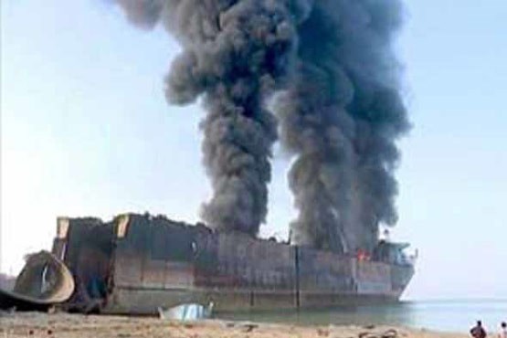 ۲۰ کشته و ۵۸ مجروح در اثر آتش سوزی نفتکش پاکستانی