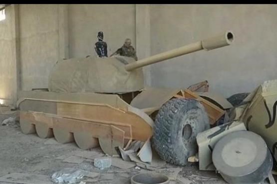 استفاده داعش از تانک‌های چوبی در موصل