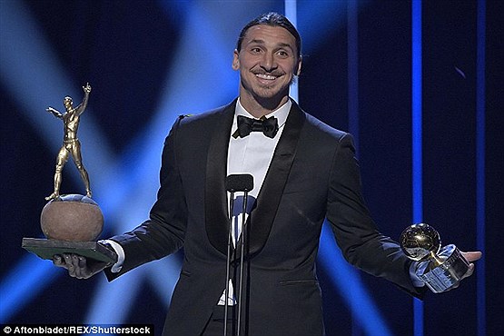 زلاتان برای یازدهمین بار جایزه مرد سال فوتبال سوئد را برد (عکس)