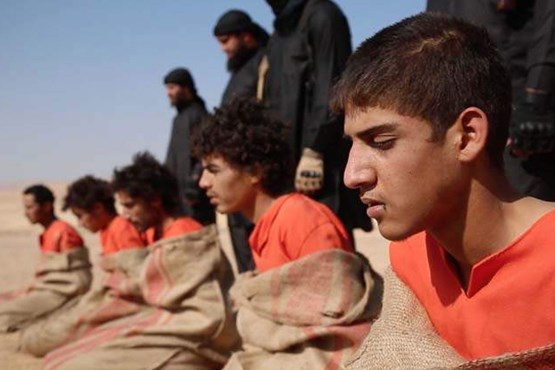 داعش ۵ جوان را در گونی سیب زمینی سر برید (عکس +16)