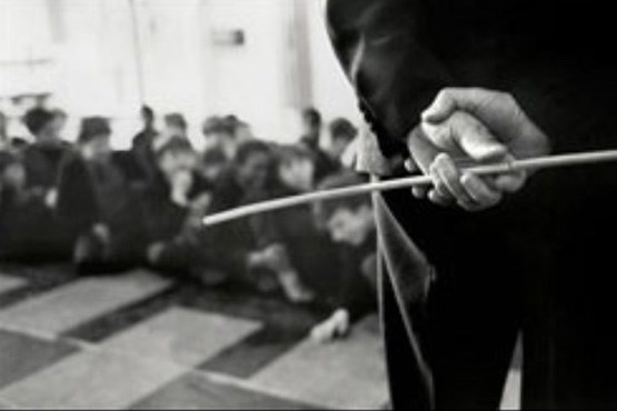 تنبیه بدنی دانش‌آموزان با شیلنگ در اصفهان!