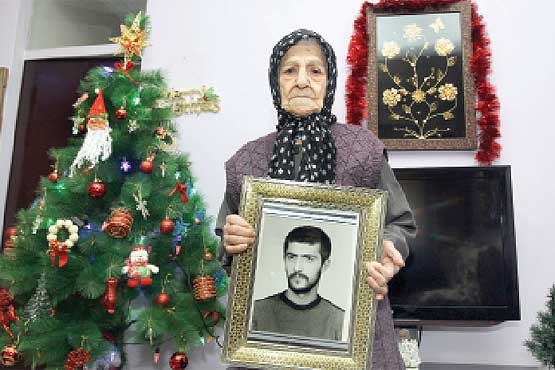 کریسمس کنار عکس شهید«وهانج»