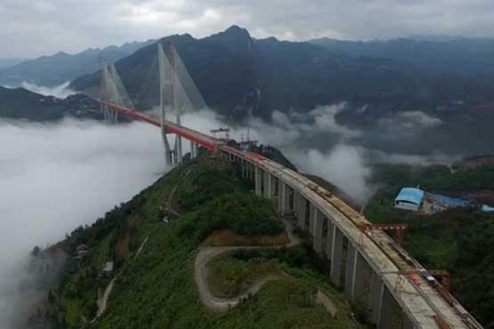 افتتاح مرتفع ترین پل دنیا در چین (فیلم)