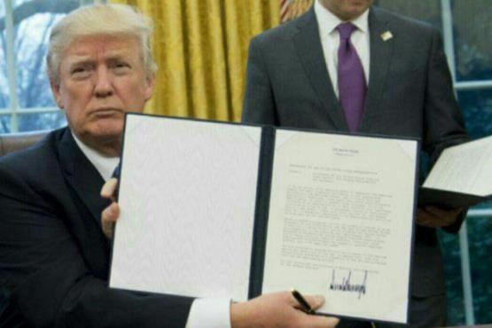 ترامپ  خروج آمریکا از توافقنامه ترانس پاسیفیک را امضا کرد
