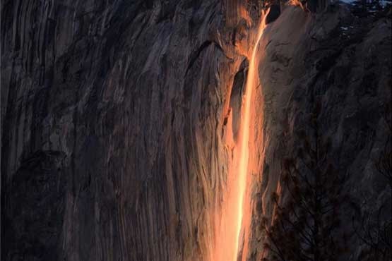 آبشار آتش در کالیفرنیا +عکس