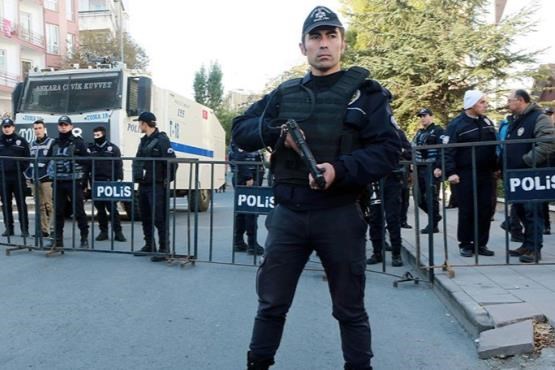 مأمور ترک عامل ضرب و شتم شهروند ایرانی اخراج شد