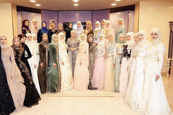 شوی لباس اسلامی با دختران روس +عکس