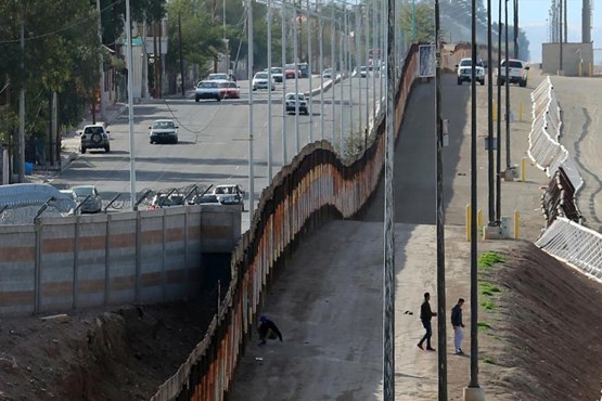 ترامپ به دنبال ساخت دیواری 9 متری در مرز مکزیک