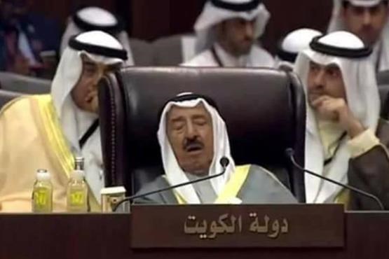 توجیه خوابیدن امیر کویت در اجلاس سران عرب