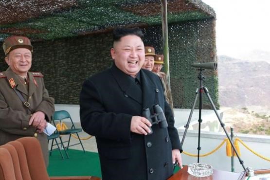 پوشش عجیب مجریان تلویزیون کره شمالی!