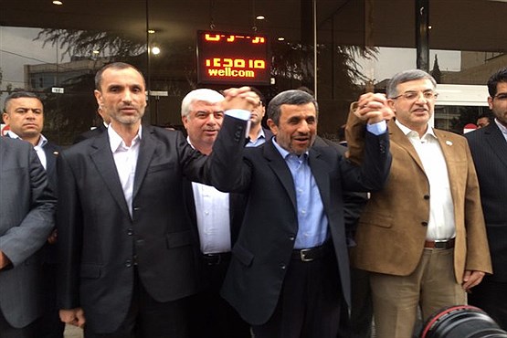 واکنش ها به ثبت نام محمود احمدی نژاد