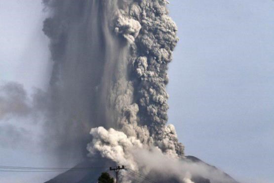 آتشفشان سینابونگ اندونزی فعال شد + عکس