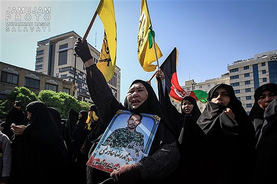 تشییع پیکر سه شهید مدافع حرم در مشهد