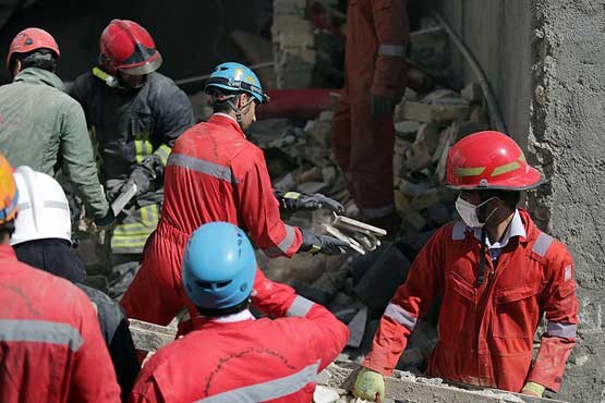 انفجار ساختمان ۳ طبقه در سعادت آباد