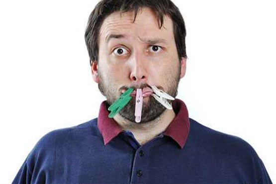 6 راهکار برای از بین بردن بوی بد دهانتان در صبحگاه