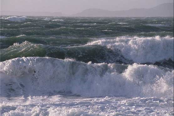 آمادگی هنگام بروز امواج خطرناک دریایی