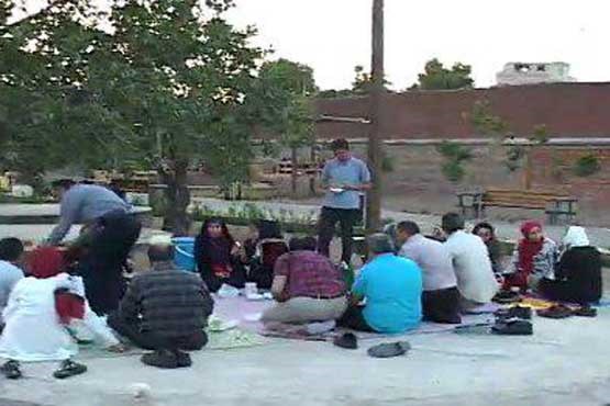 جشنی برای روزه اولی ها در مستند گل خندانی جشنی برای روزه اولی ها در مستند گل خندانی