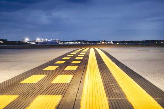 مفهوم علائم در باند فرودگاه‌ها چیست؟