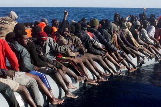 کشتی ایرلندی ۷۱۲ پناهجو را از غرق شدن نجات داد