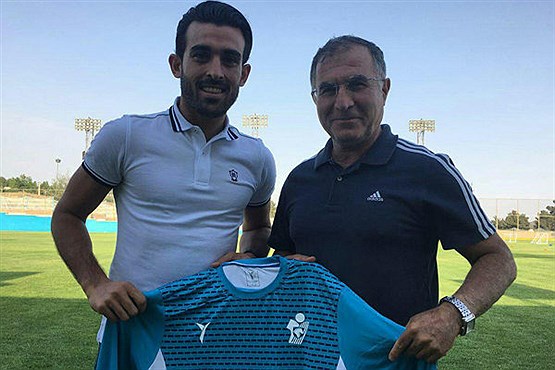 رکورد عجیب فوتبالیست ایرانی / 4 تیم در 13 ماه!