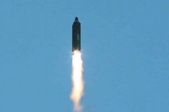شادمانی رهبر کره شمالی بعد از آزمایش موشک جدید +عکس