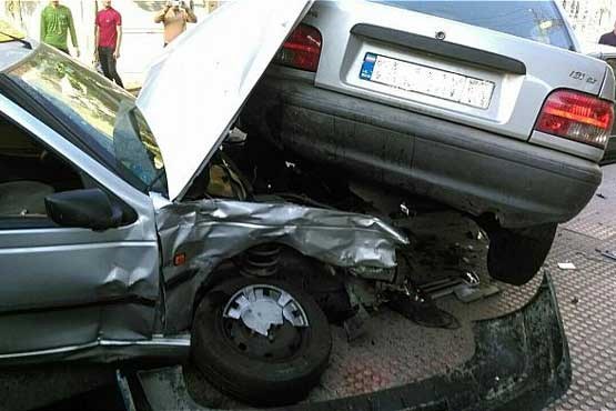 تصادف ۳ خودرو و مرگ ۳ نفر در آزادراه تهران - قم