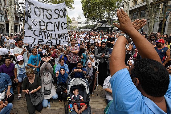 تجمع اعتراض مسلمانان بارسلونا نسبت به حملات تروریستی