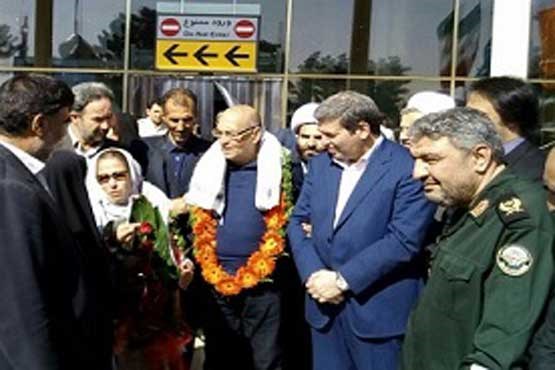 استقبال از خانواده شهید فرانسوی دفاع مقدس در مشهد