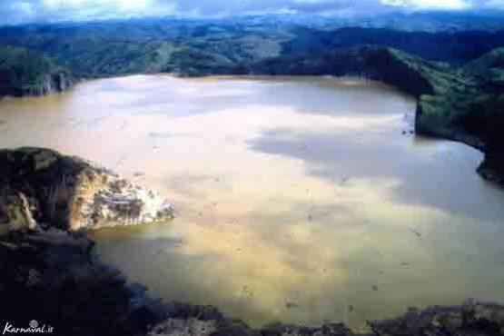 مرگبارترین دریاچه دنیا + عکس