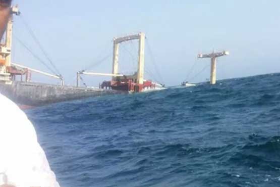 غرق شدن کشتی باری ایران در خلیج فارس