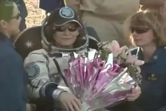 مسن ترین فضانورد زن به زمین بازگشت