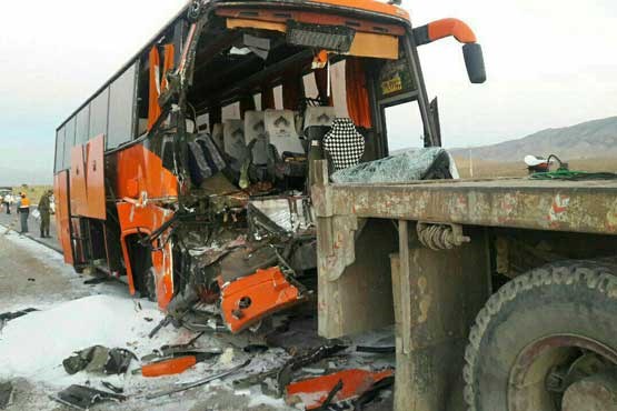 تصادف مرگبار اتوبوس با تریلی